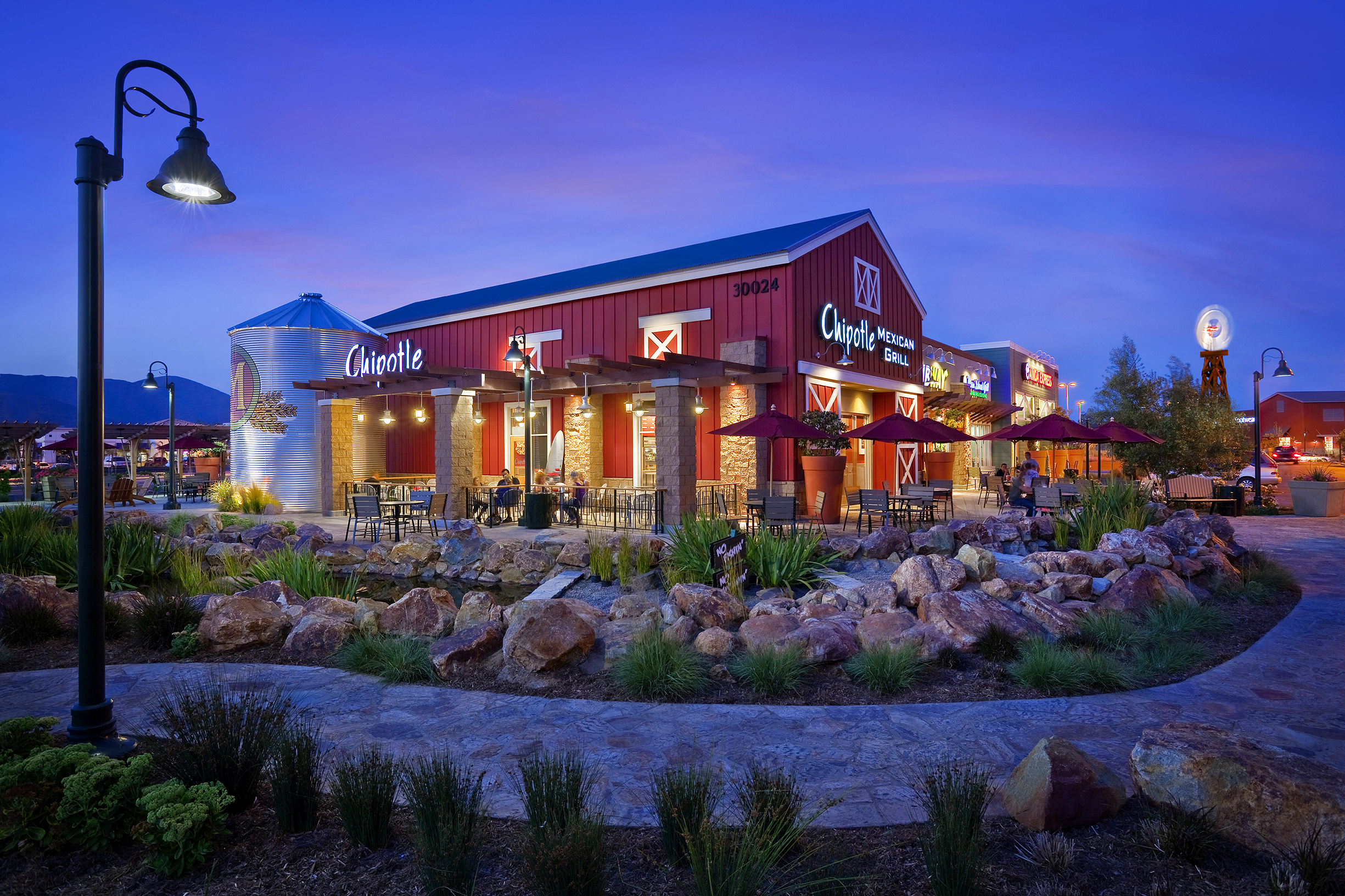 MENIFEE LPJ RETAIL CENTER